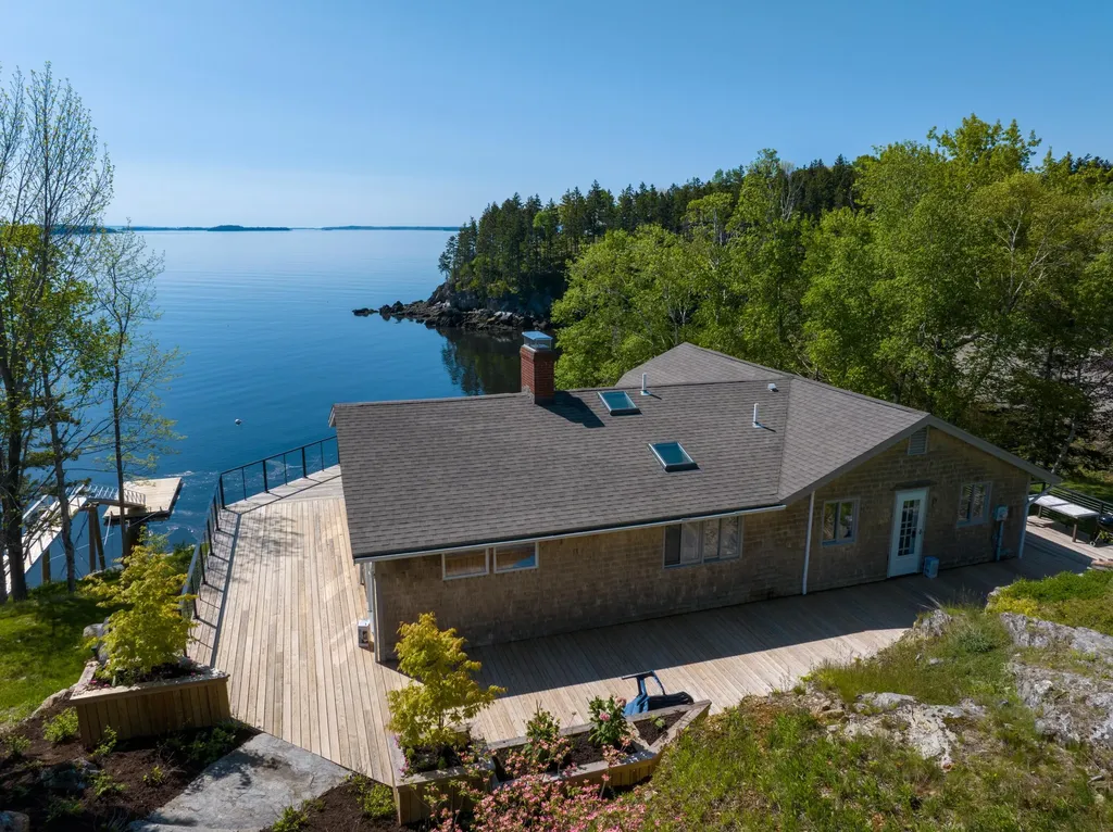 118 E East Shore Drive Islesboro ME 04848