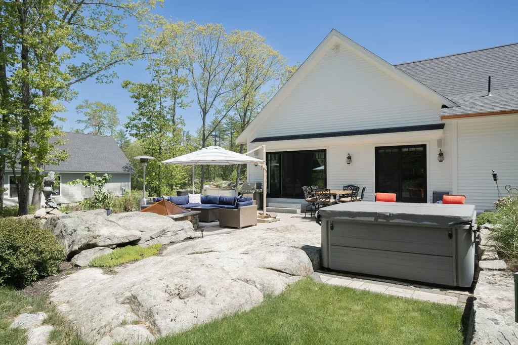 7 Dory Drive York ME 03902