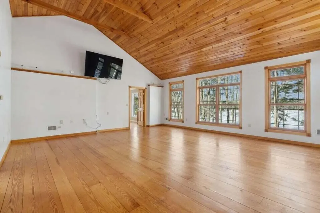 24 Cassella Drive Jefferson ME 04348