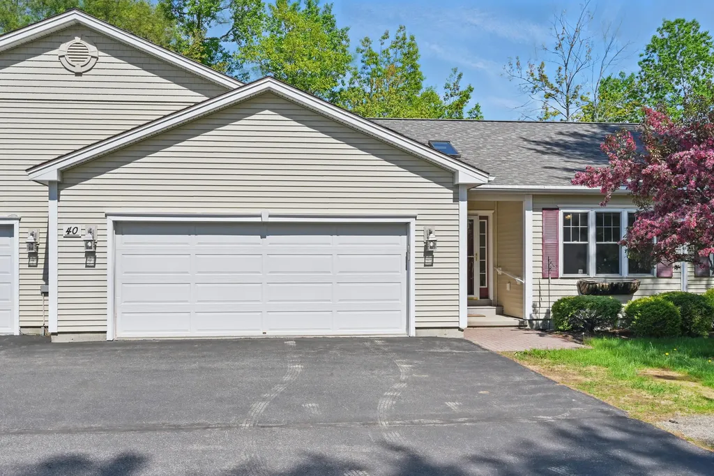 40 Camden Court Bangor ME 04401