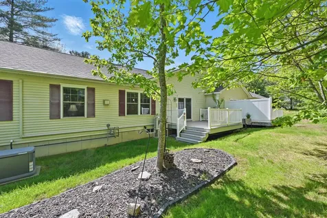 40 Camden Court Bangor ME 04401