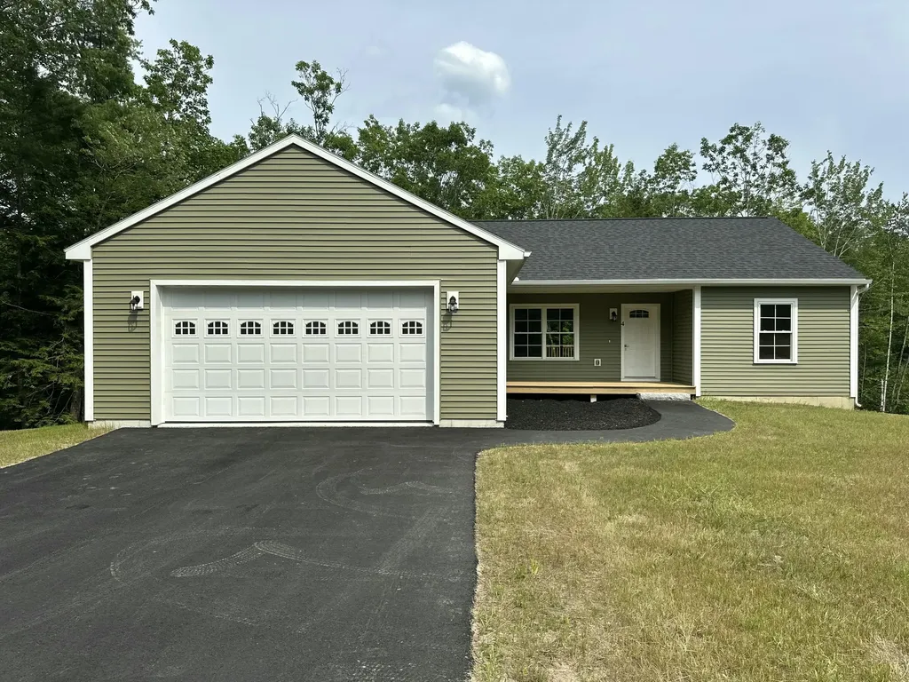 4 Lochview Drive Lewiston ME 04240