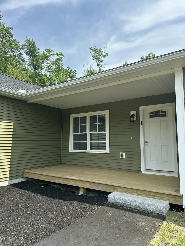 4 Lochview Drive Lewiston ME 04240