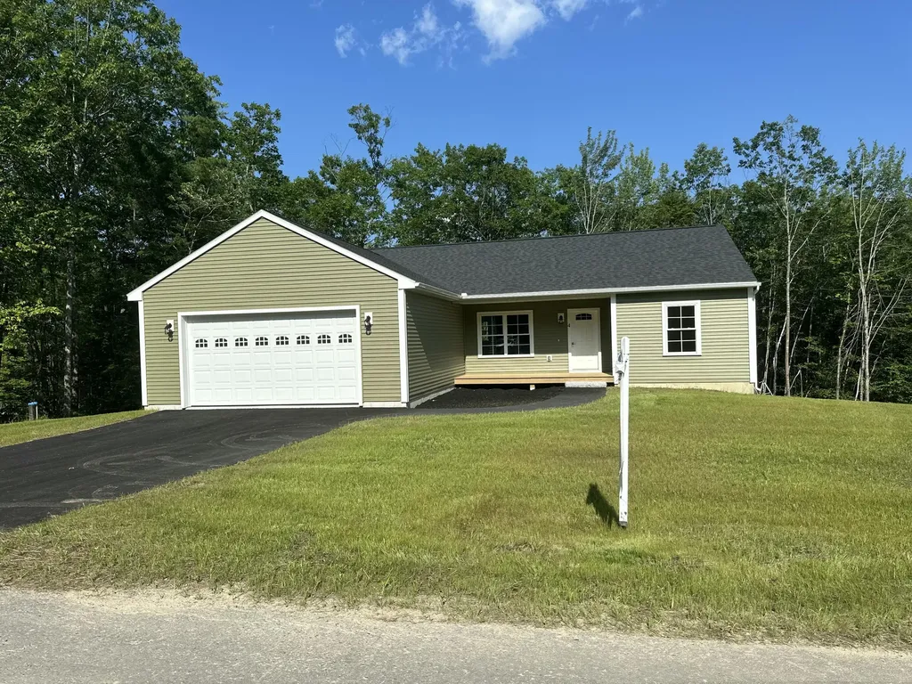 4 Lochview Drive Lewiston ME 04240