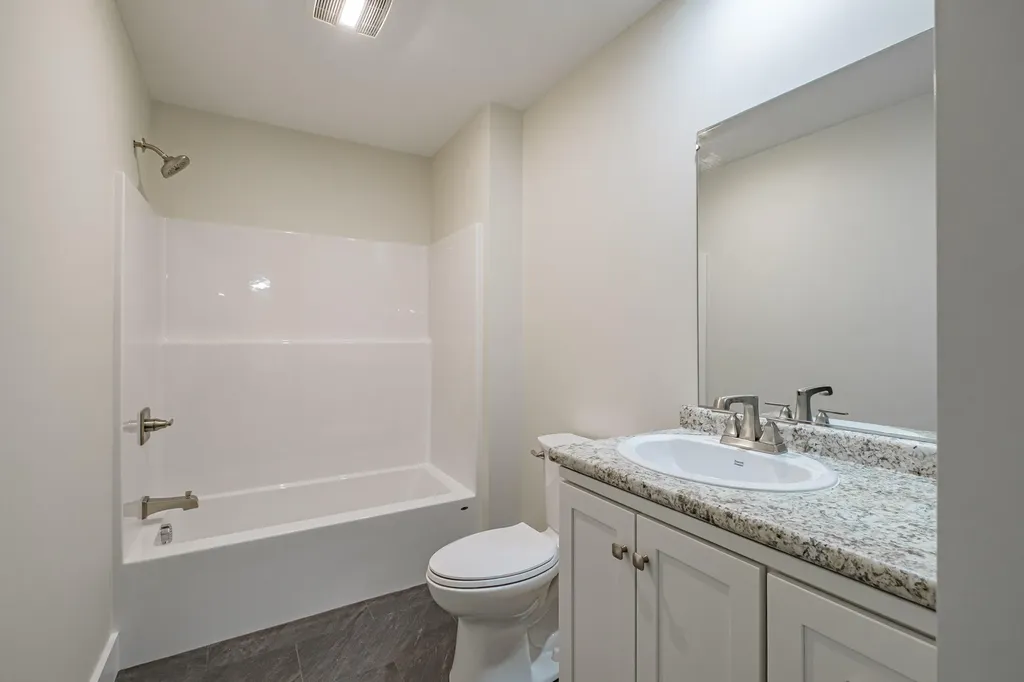 4 Lochview Drive Lewiston ME 04240