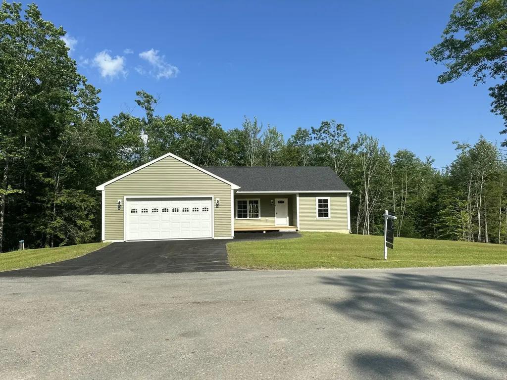4 Lochview Drive Lewiston ME 04240