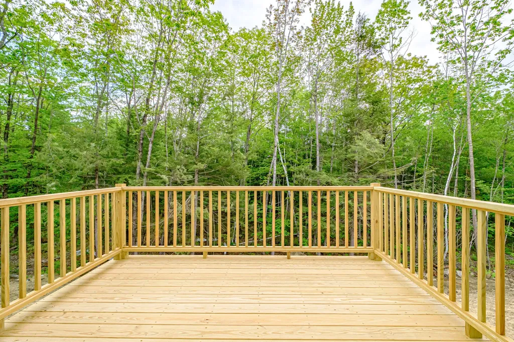 4 Lochview Drive Lewiston ME 04240