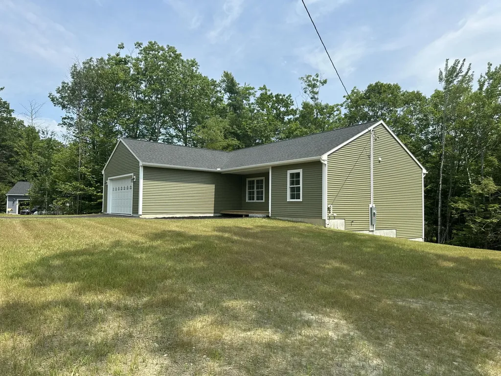 4 Lochview Drive Lewiston ME 04240