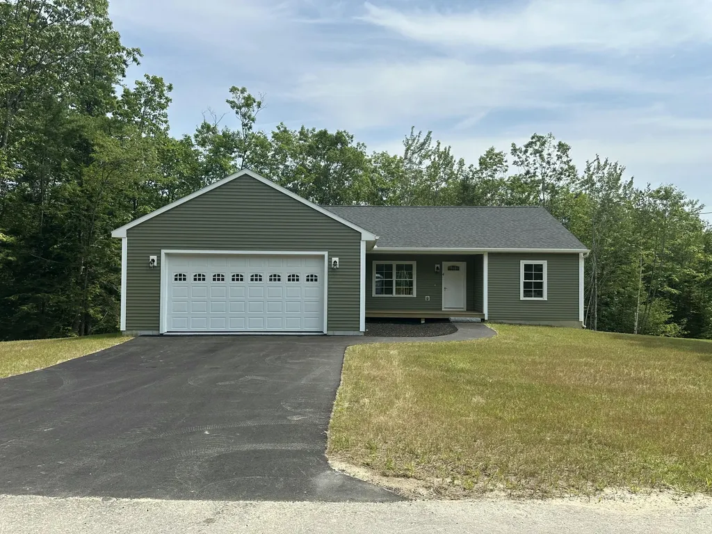 4 Lochview Drive Lewiston ME 04240