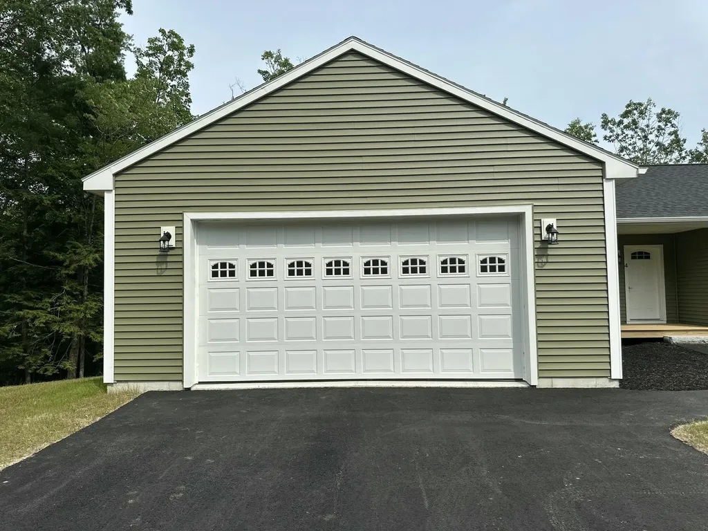 4 Lochview Drive Lewiston ME 04240