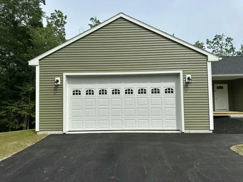 4 Lochview Drive Lewiston ME 04240
