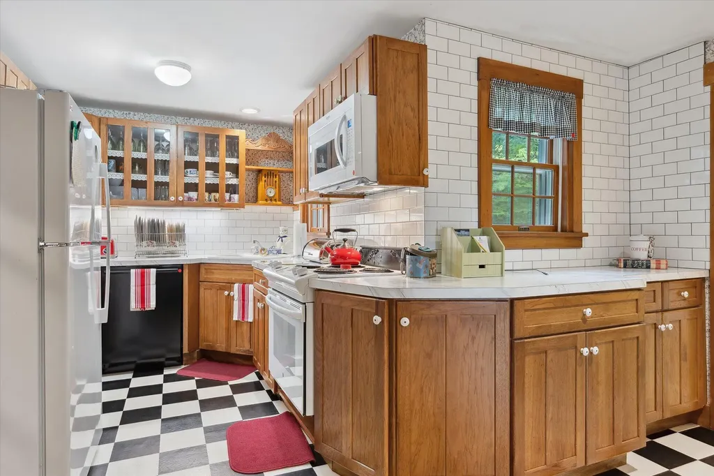 62 Blackswoods Road Franklin ME 04634