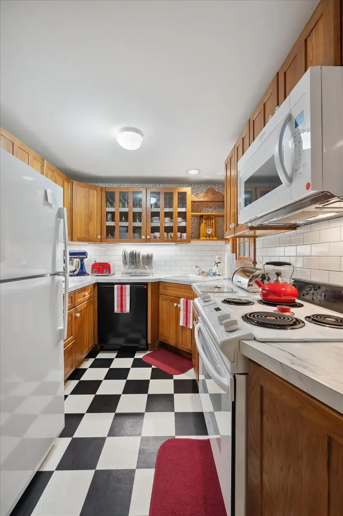 62 Blackswoods Road Franklin ME 04634