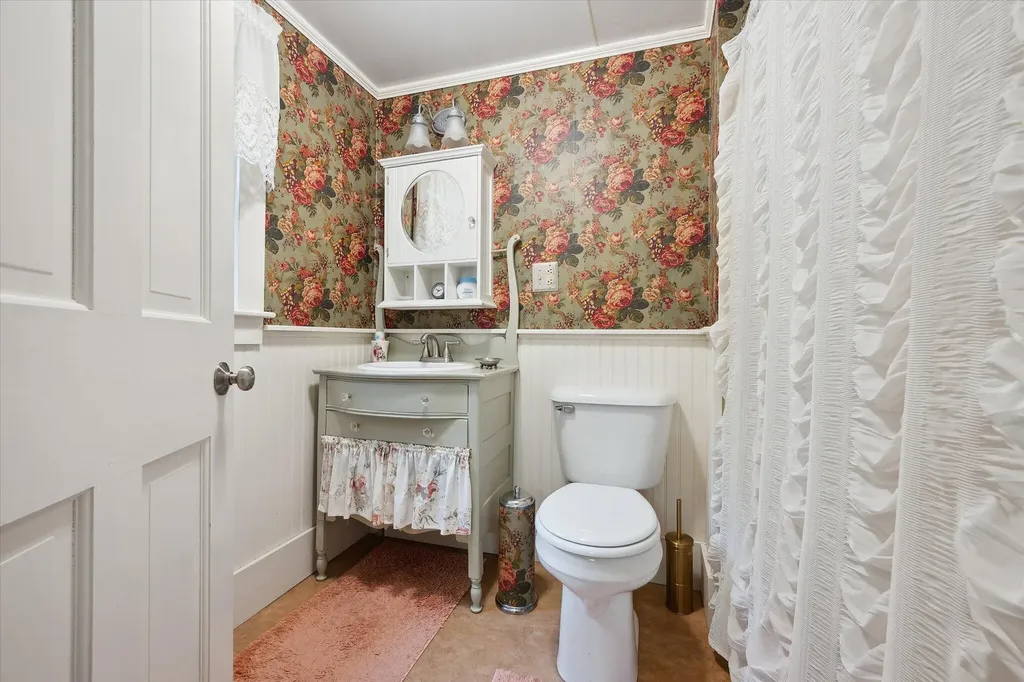 62 Blackswoods Road Franklin ME 04634