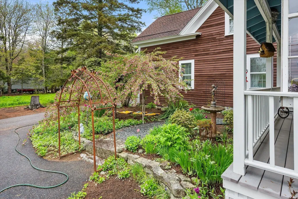 62 Blackswoods Road Franklin ME 04634