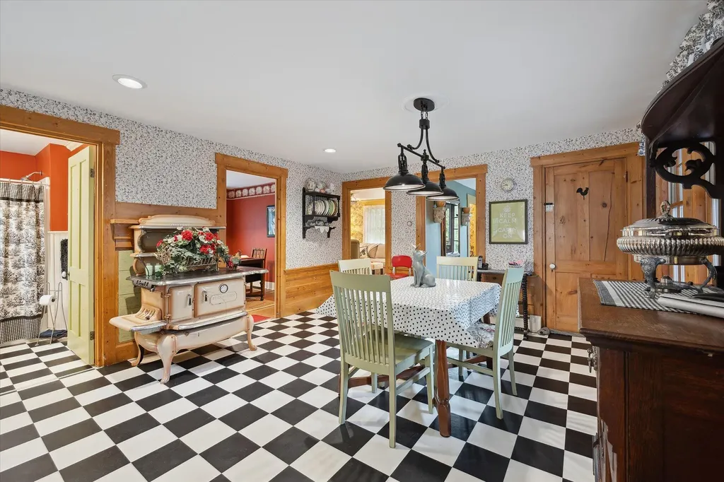 62 Blackswoods Road Franklin ME 04634