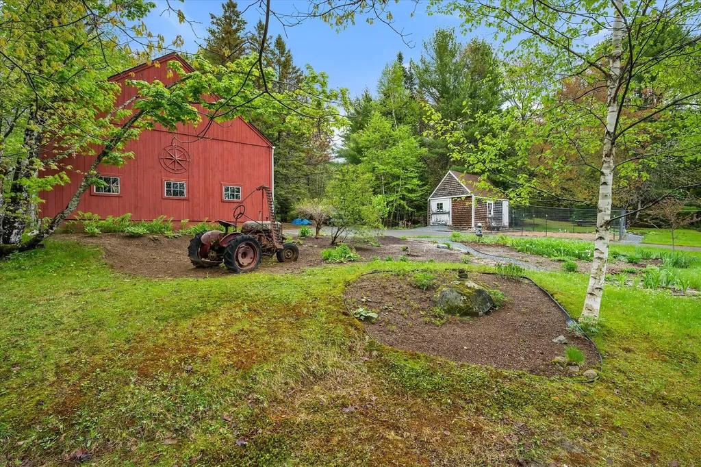 62 Blackswoods Road Franklin ME 04634