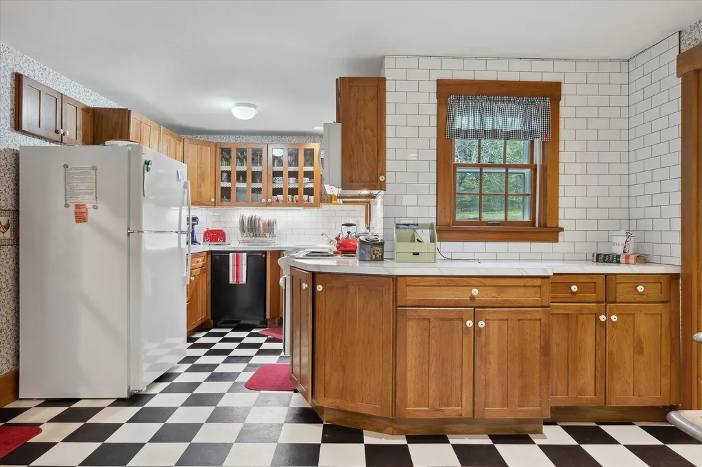 62 Blackswoods Road Franklin ME 04634