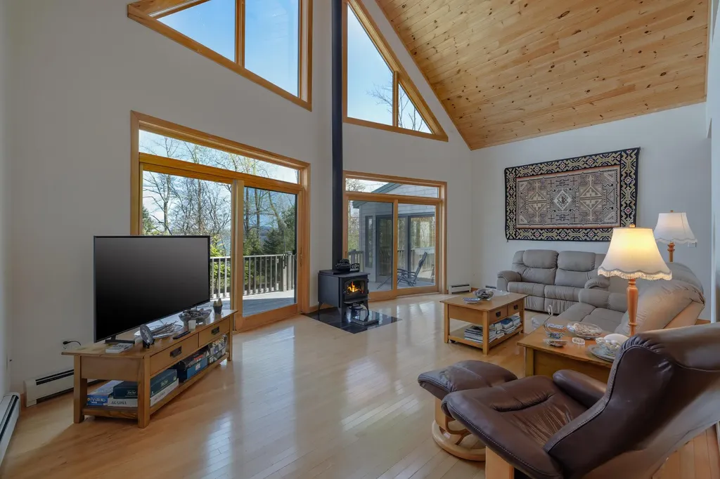 438 Oak Point Road Trenton ME 04605