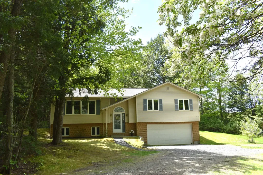 96 Pamela Drive Winthrop ME 04364