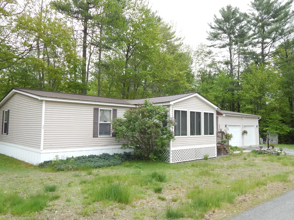 14 Sycamore Drive Norway ME 04268