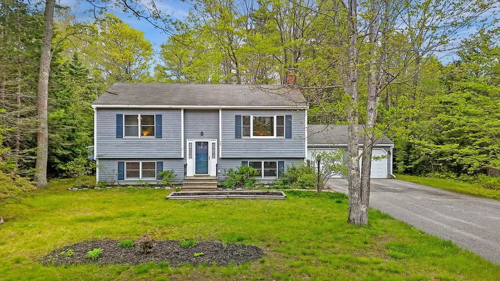 40 Eider Lane Topsham ME 04086