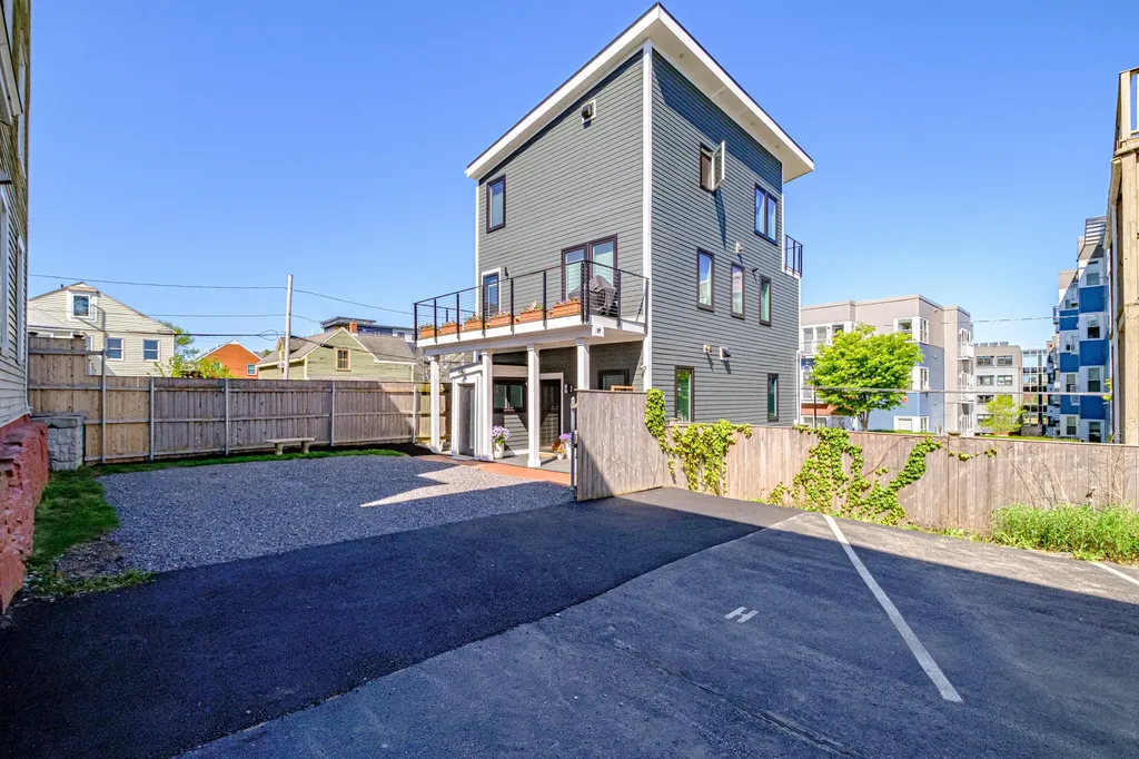 156 Oxford Street Portland ME 04101