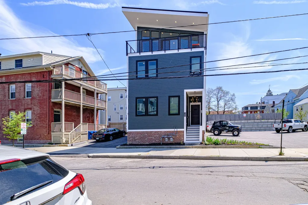 156 Oxford Street Portland ME 04101