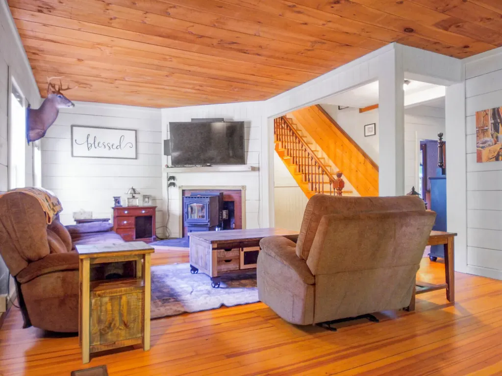 103 Taylor Woods Road Belgrade ME 04917