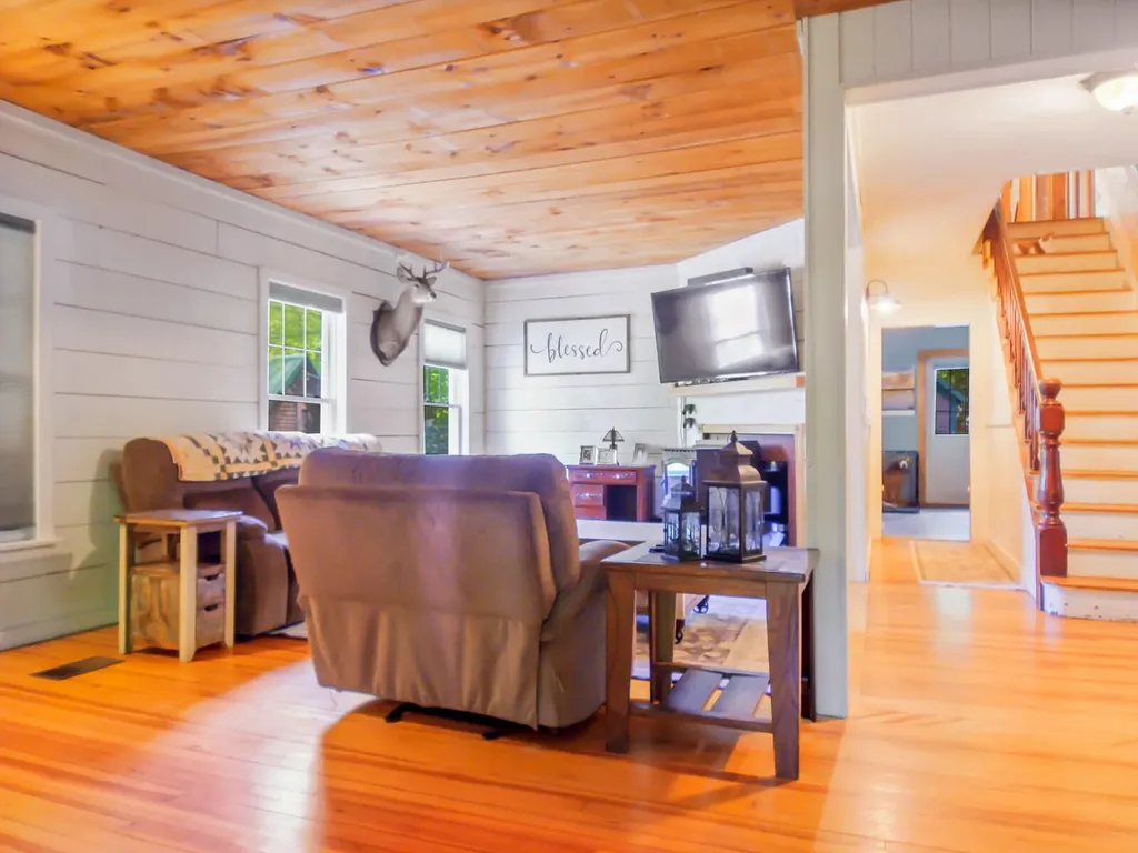 103 Taylor Woods Road Belgrade ME 04917
