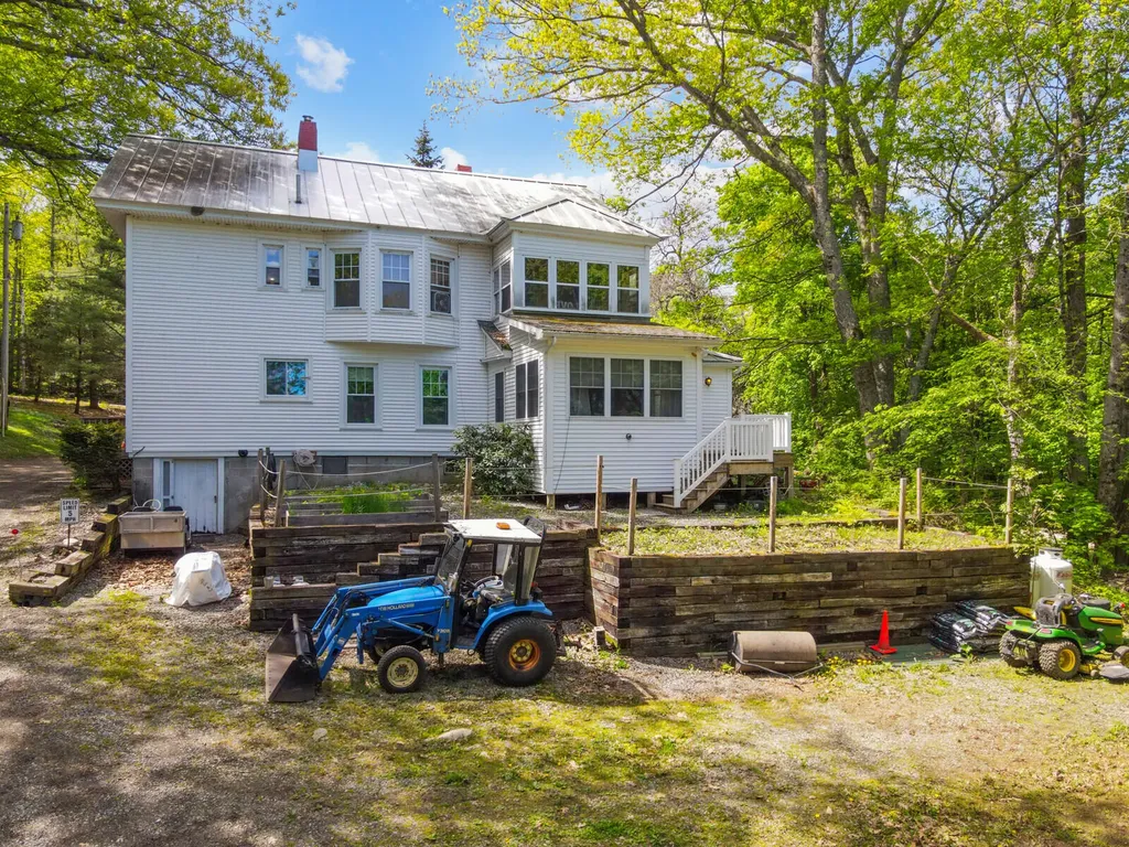 103 Taylor Woods Road Belgrade ME 04917