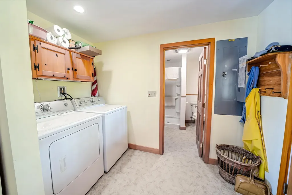 122 Oak Point Lane Union ME 04862