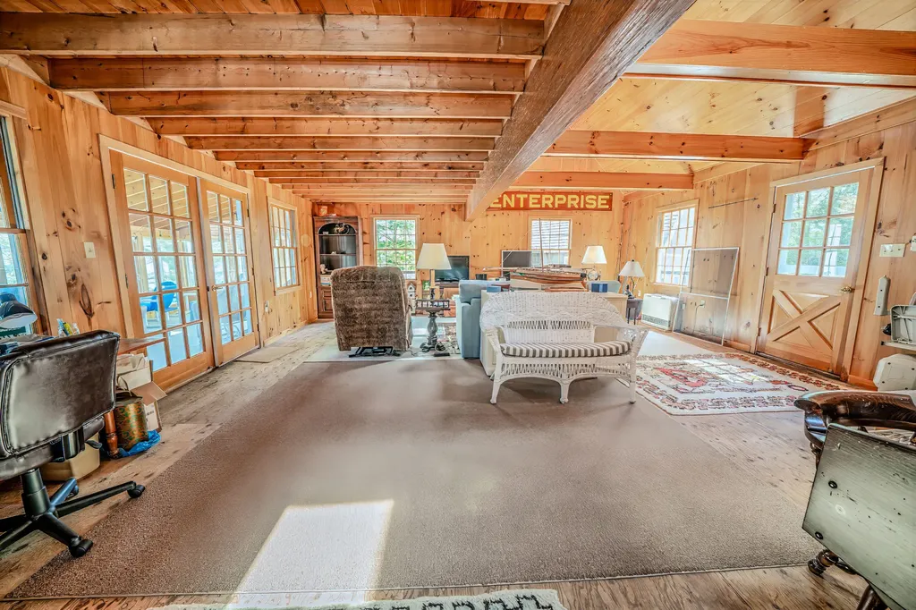 122 Oak Point Lane Union ME 04862