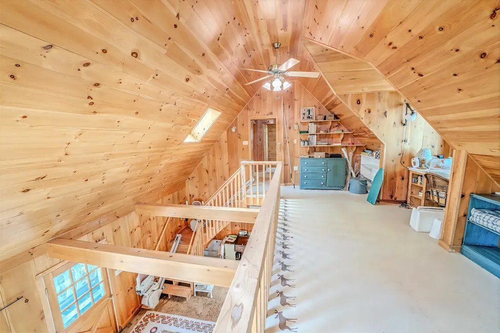 122 Oak Point Lane Union ME 04862
