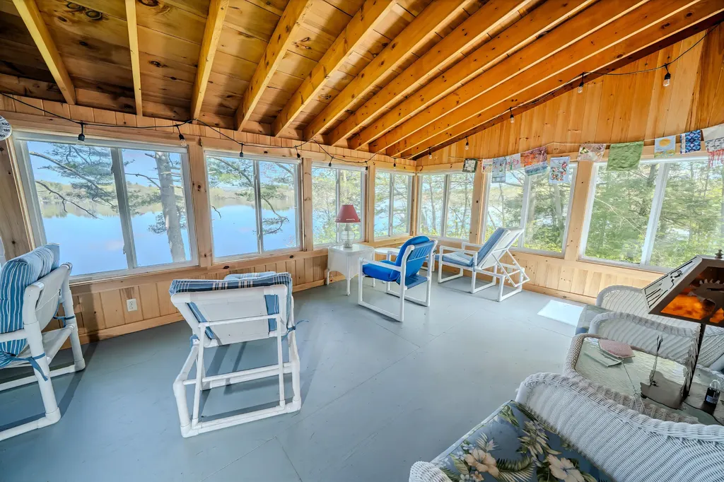 122 Oak Point Lane Union ME 04862