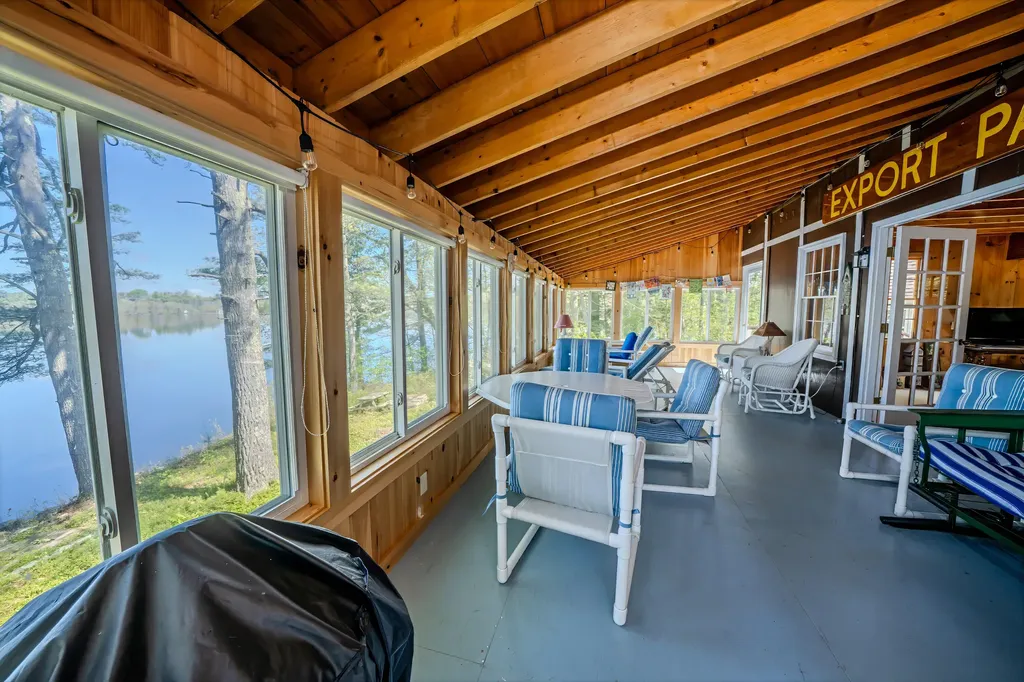 122 Oak Point Lane Union ME 04862