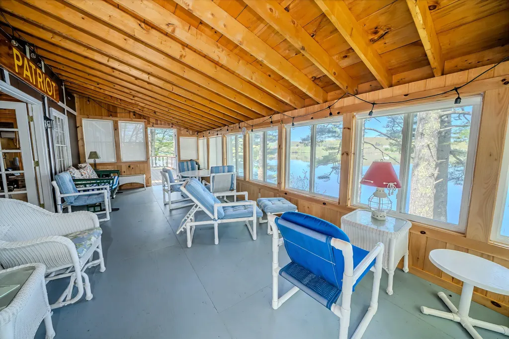 122 Oak Point Lane Union ME 04862