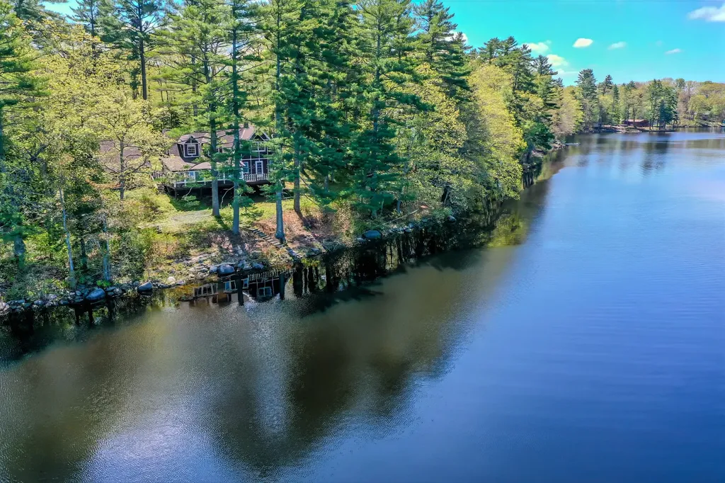 122 Oak Point Lane Union ME 04862