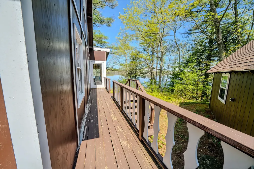 122 Oak Point Lane Union ME 04862