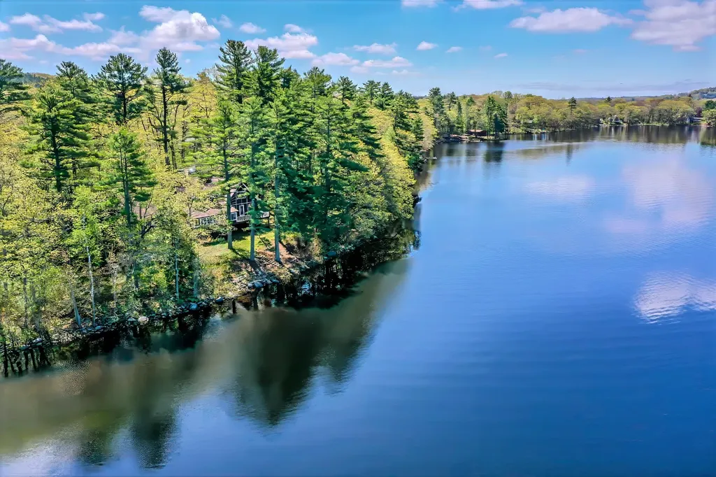 122 Oak Point Lane Union ME 04862