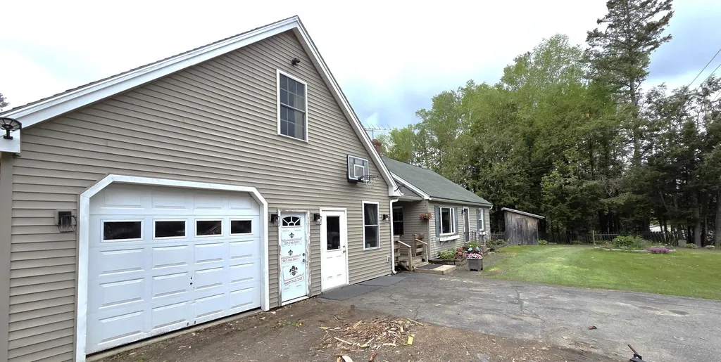 2670 Bennoch Road Old Town ME 04468