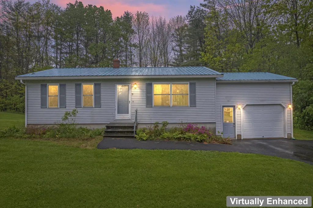 33 Mclaughlin Circle Chelsea ME 04330