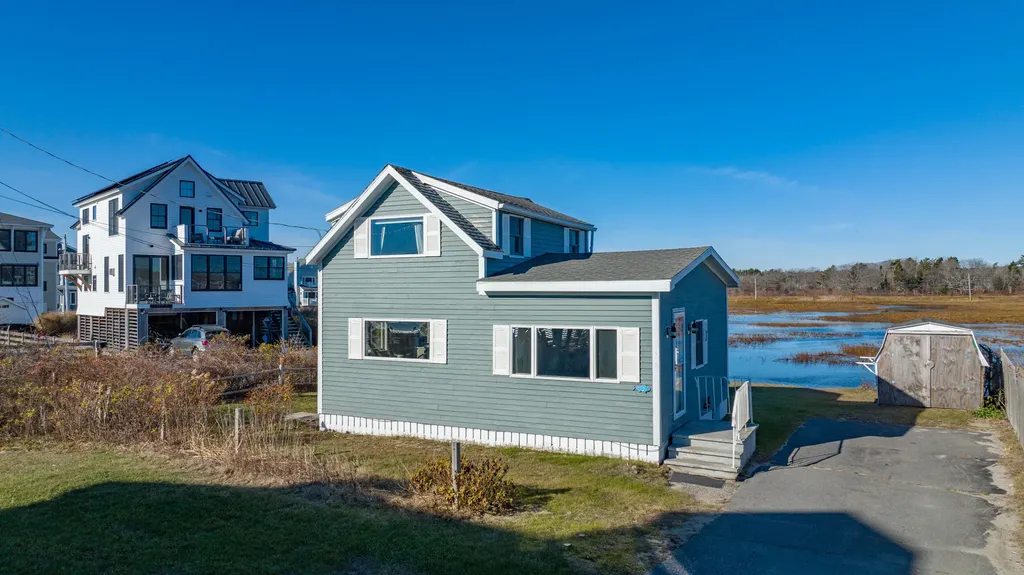 2 White Sands Lane Scarborough ME 04074