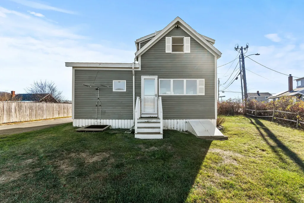 2 White Sands Lane Scarborough ME 04074