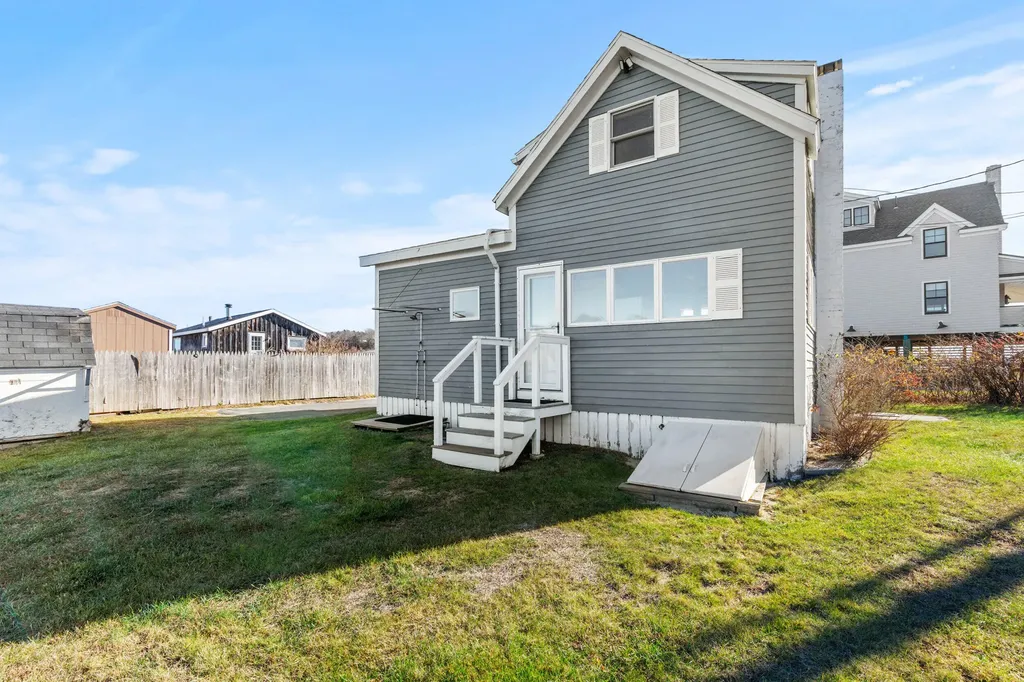 2 White Sands Lane Scarborough ME 04074