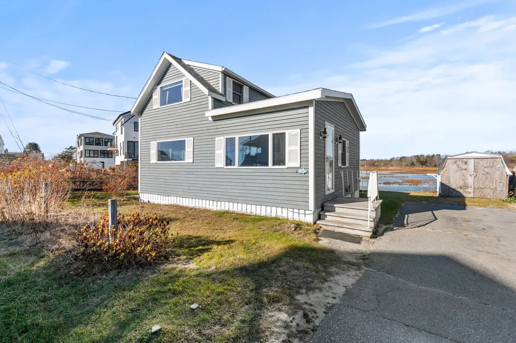 2 White Sands Lane Scarborough ME 04074