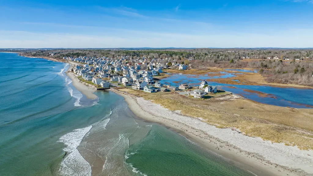 2 White Sands Lane Scarborough ME 04074
