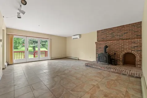75 Amberley Way Auburn ME 04210
