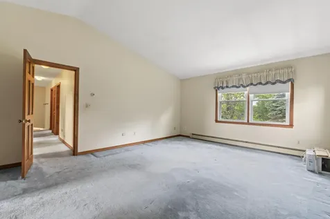 75 Amberley Way Auburn ME 04210