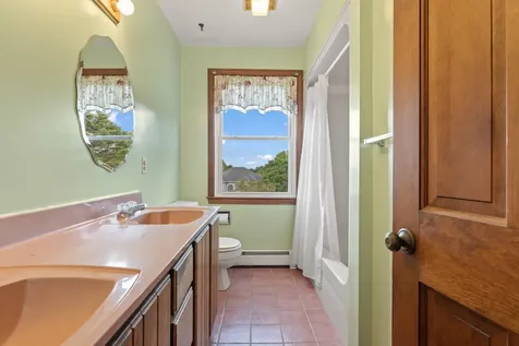 75 Amberley Way Auburn ME 04210